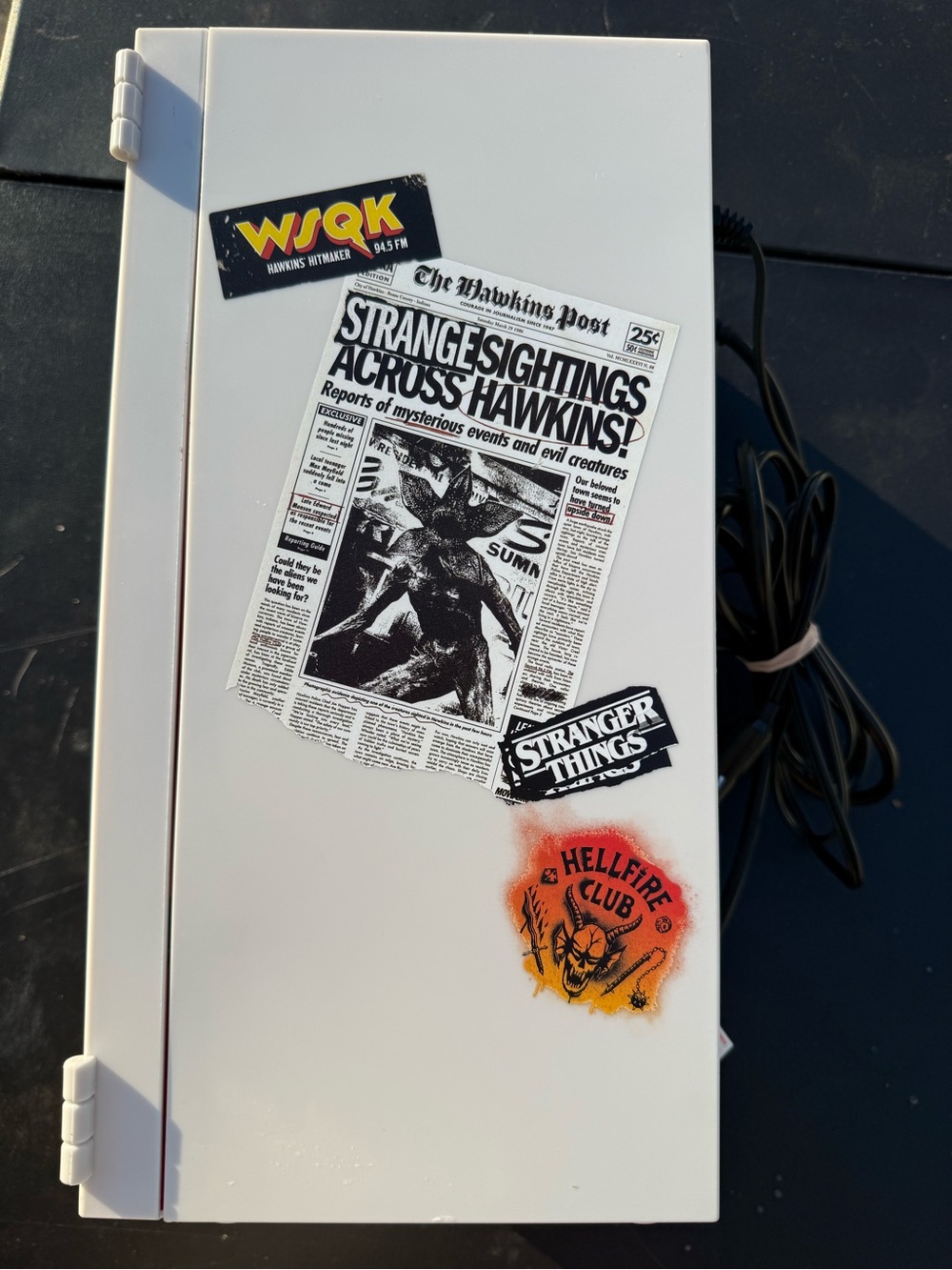 Stranger Things Hellfire Club Locker Mini Fridge - Picture 8 of 8